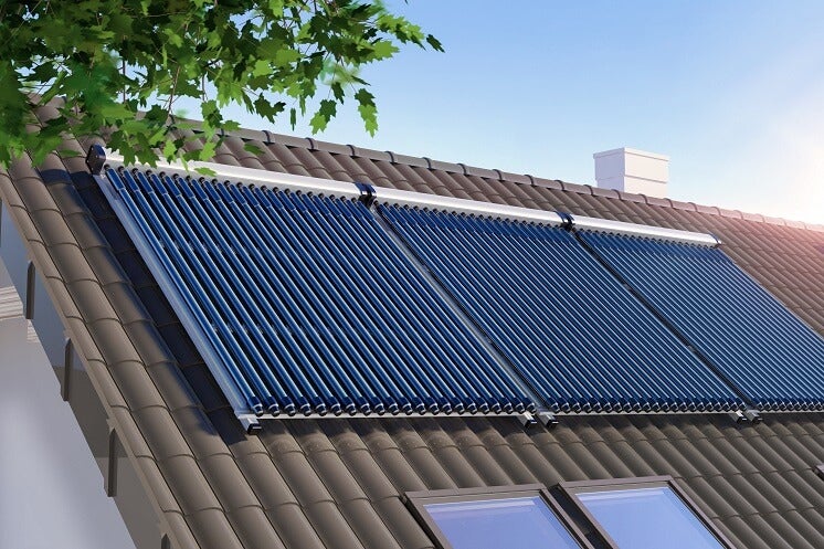 solar-water-heater-on-roof-with-tanks